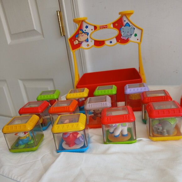 Fisher Price 2004 Music Poppity Pop Elephant with 12 Peek A Boo Blocks - Picture 7 of 10